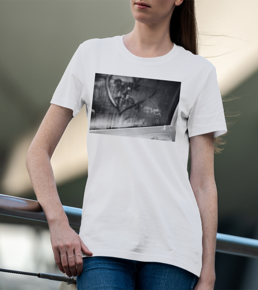 Bette Plus Tina 4Ever Heart Symbol Jennifer Beals T-Shirt