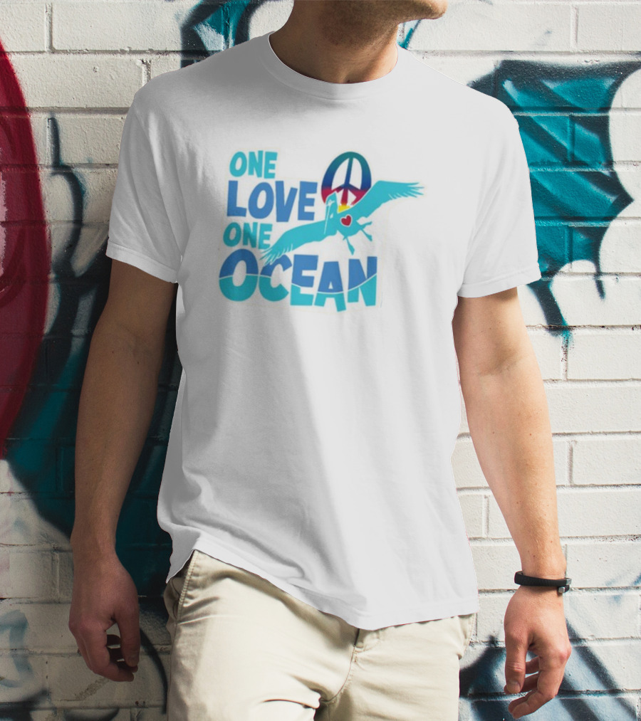 Musician Jimmy Buffett One Love One Ocean Peace Symbol Bird Heart T-Shirt