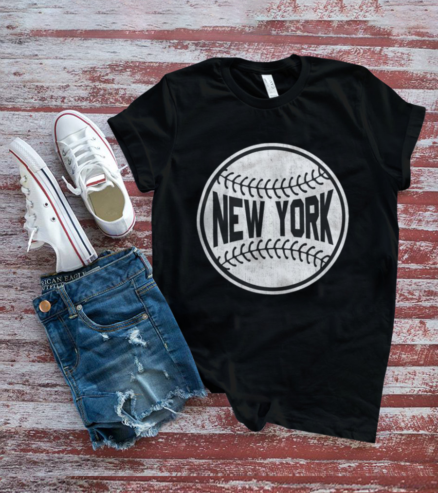 Distressed Vintage New York Baseball Logo Fan T-Shirt