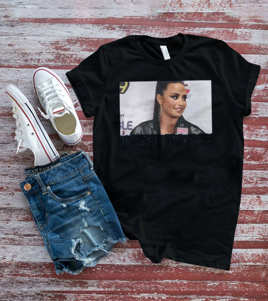 Artstartingover Honey Go To Vegas Wild Interview Image T-Shirt