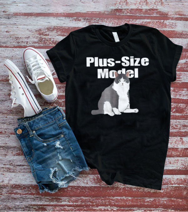 Plus-Size Model Cade Cat White Text Black Background Sitting Gray And White Cat Image T-Shirt