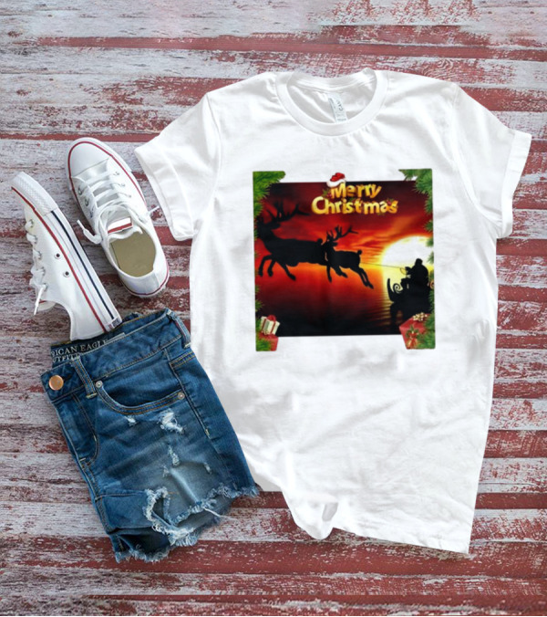 Merry Christmas Santa Claus Sleigh Sunset With Reindeer In Holiday Scene T-Shirt