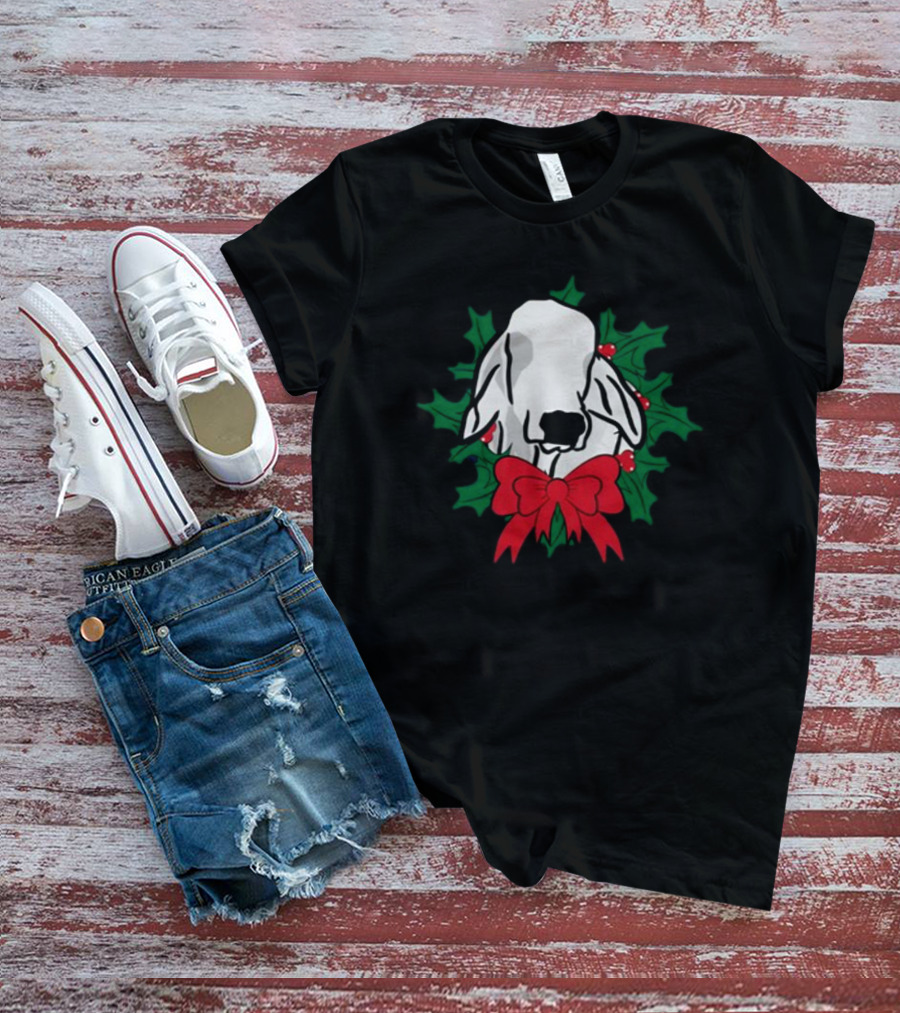Brahman Cow Head With Festive Christmas Wreath And Bow T-Shirt