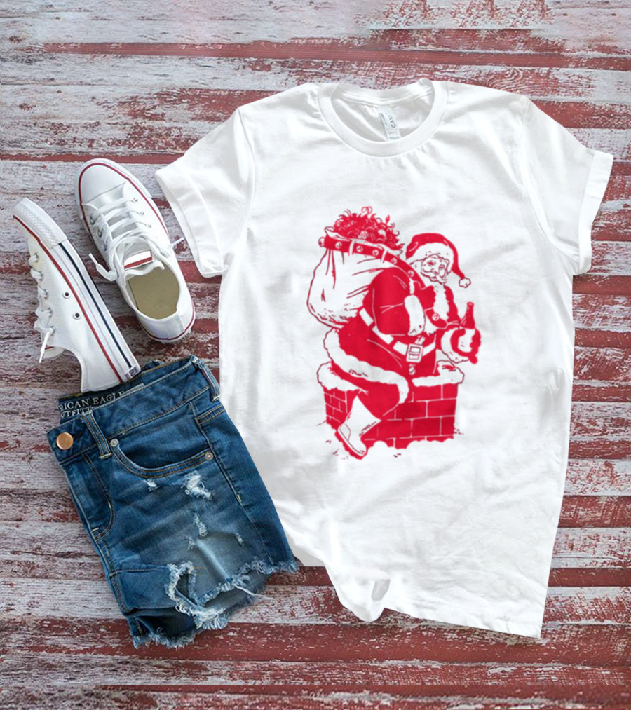 Santa Claws Funny Cat Christmas Beer Chimney Scene T-Shirt
