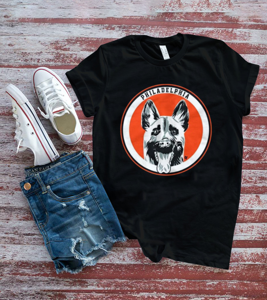 Philadelphia Dogs Hockey Team Circle T-Shirt