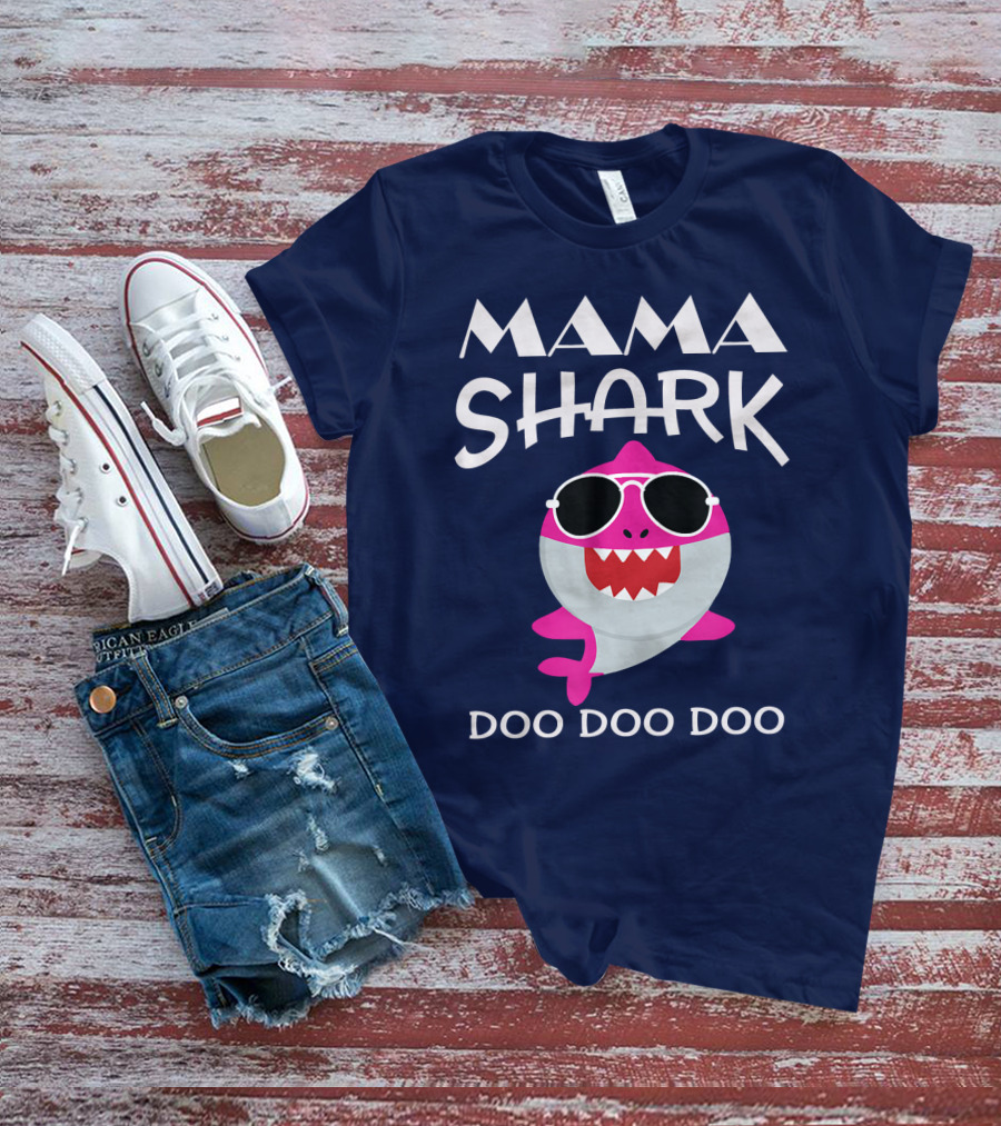 Mama Shark Doo Doo Doo Sunglasses Cartoon T-Shirt