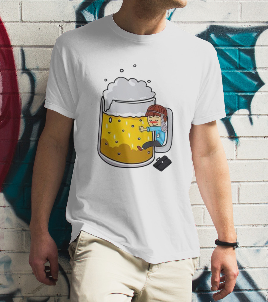 Beer Mug Hug With Traveler Cartoon Character T-Shirt