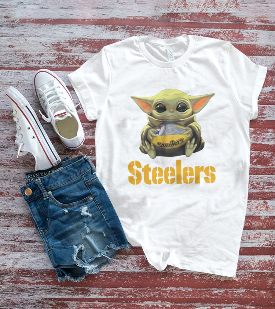 Baby Yoda Hug Steelers Football Team T-Shirt