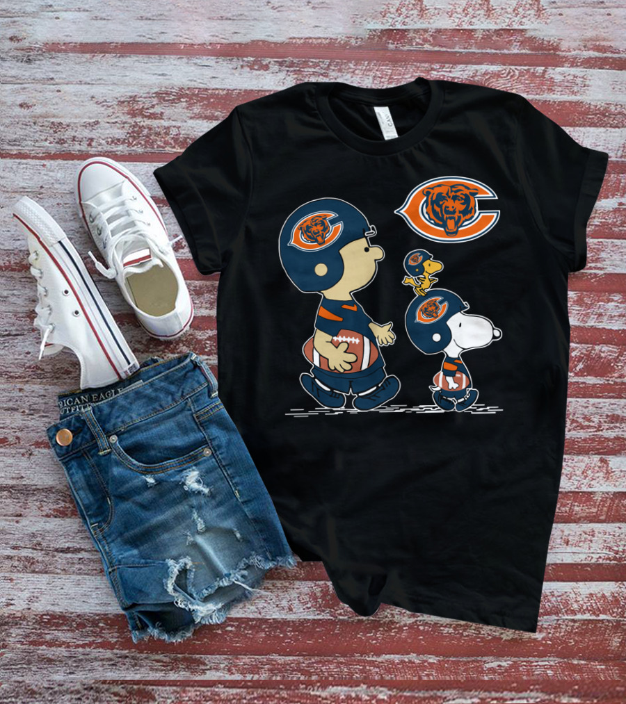 Chicago Bears Football Peanuts Christmas Snoopy Woodstock Helmet T-Shirt