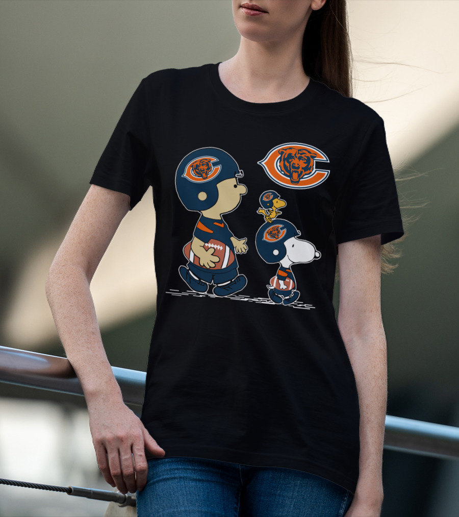 Chicago Bears Football Peanuts Christmas Snoopy Woodstock Helmet T-Shirt