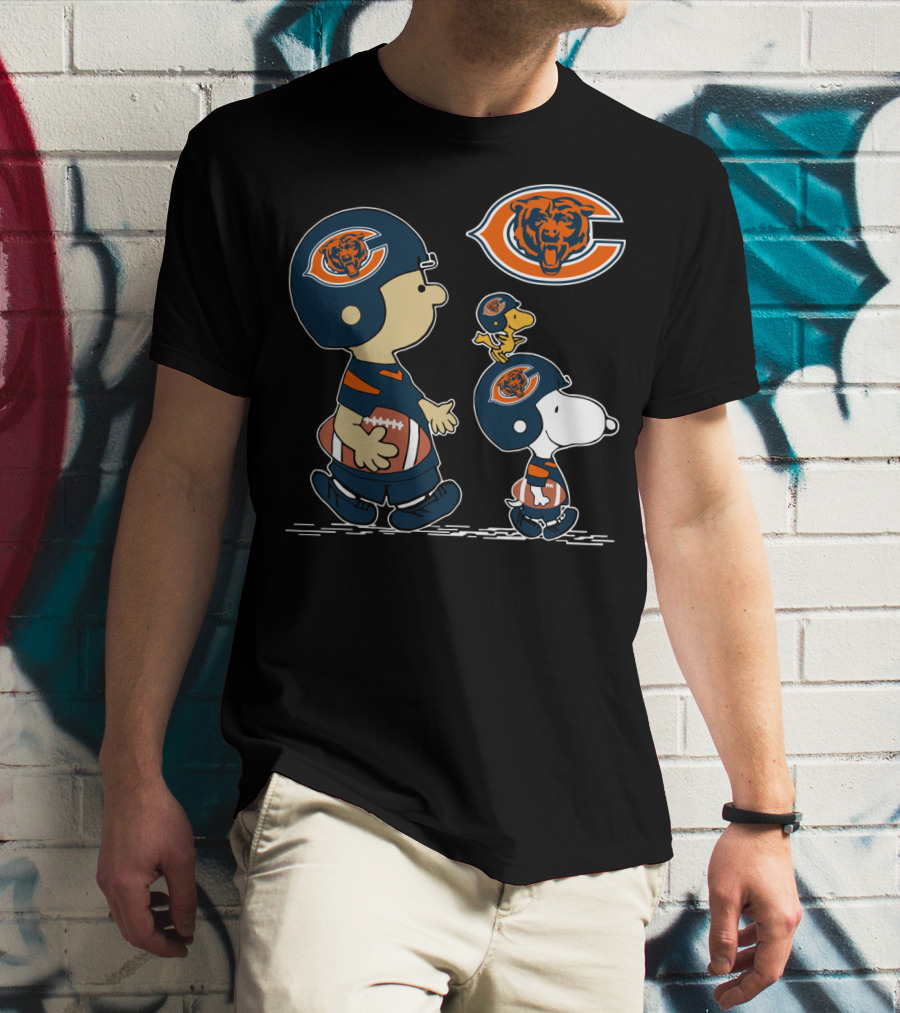 Chicago Bears Football Peanuts Christmas Snoopy Woodstock Helmet T-Shirt