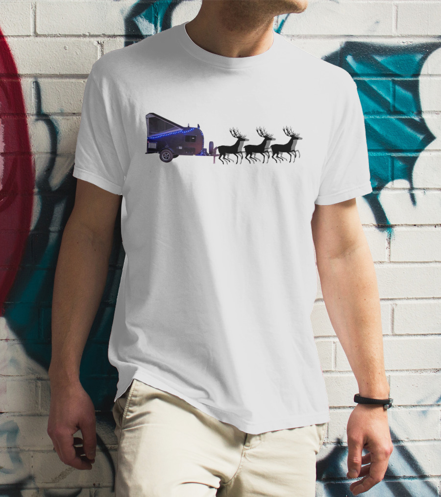 Trailers Coachmen Reindeer Pulling Holiday Camper Scene T-Shirt