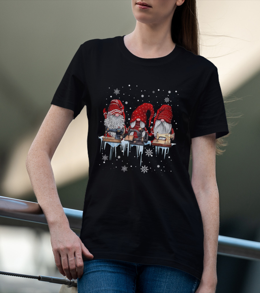 Christmas Gnome Sewing Snowflakes T-Shirt