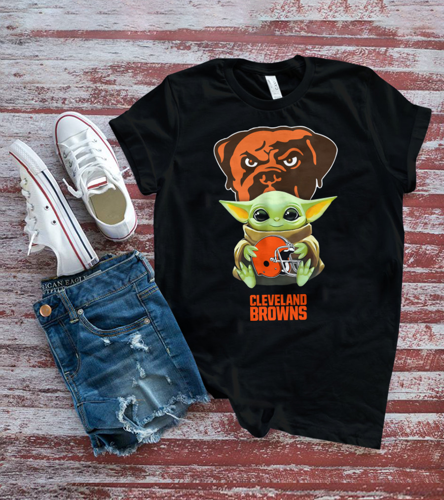 Cleveland Browns Baby Yoda Holding Helmet With Dog T-Shirt