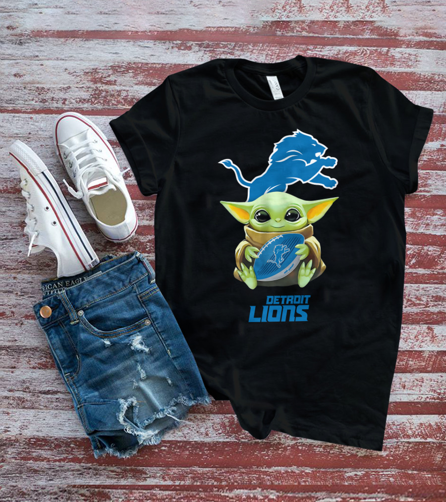 Baby Yoda Hug Detroit Lions Football T-Shirt