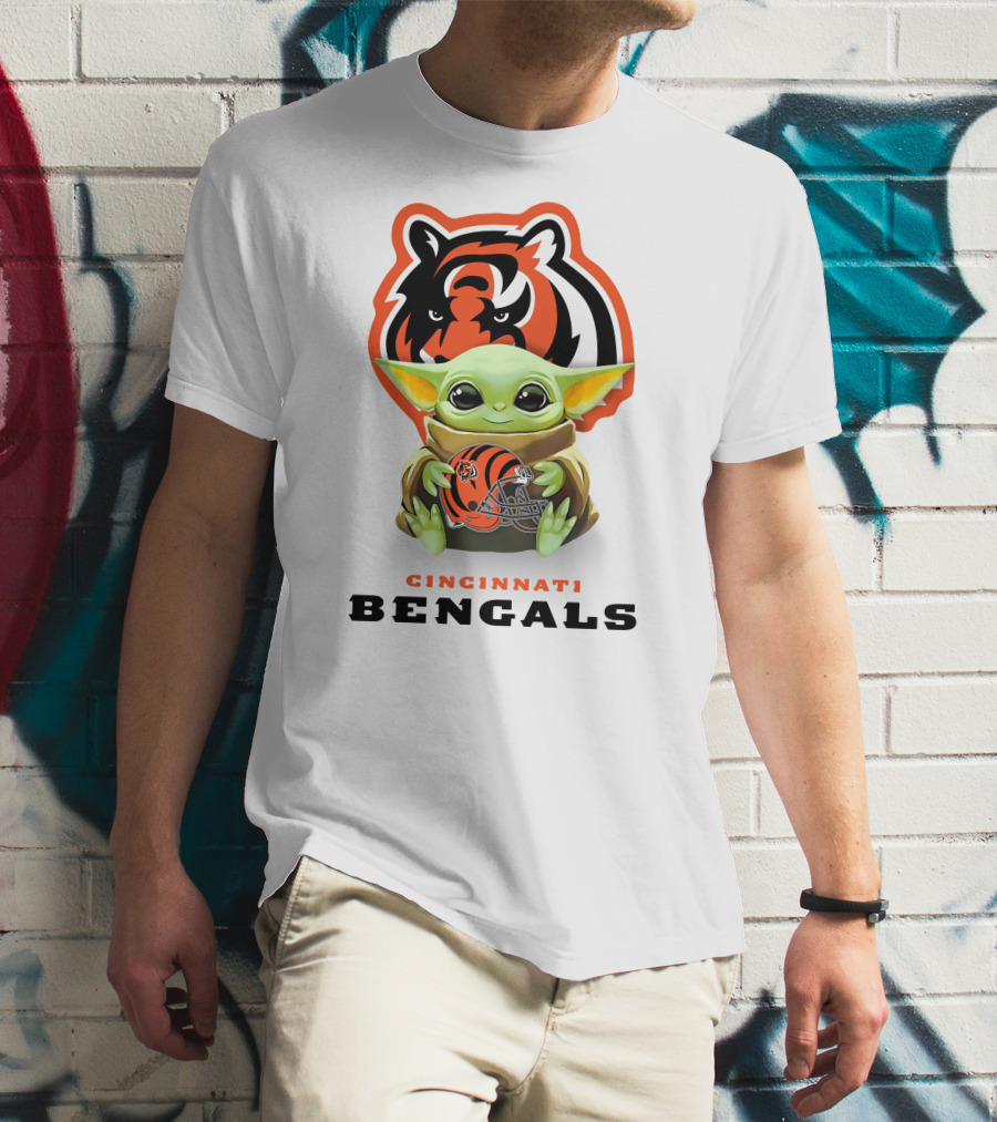 Baby Yoda Cincinnati Bengals Helmet Hug With Tiger T-Shirt
