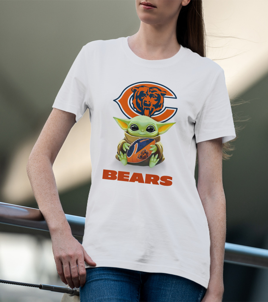Star Wars Baby Yoda Hug Chicago Bears Football Logo Fan T-Shirt
