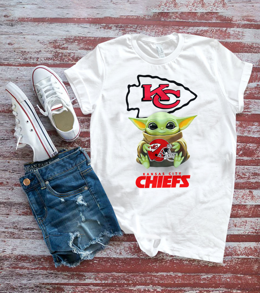 Star Wars Baby Yoda Kansas City Chiefs Helmet Hug T-Shirt