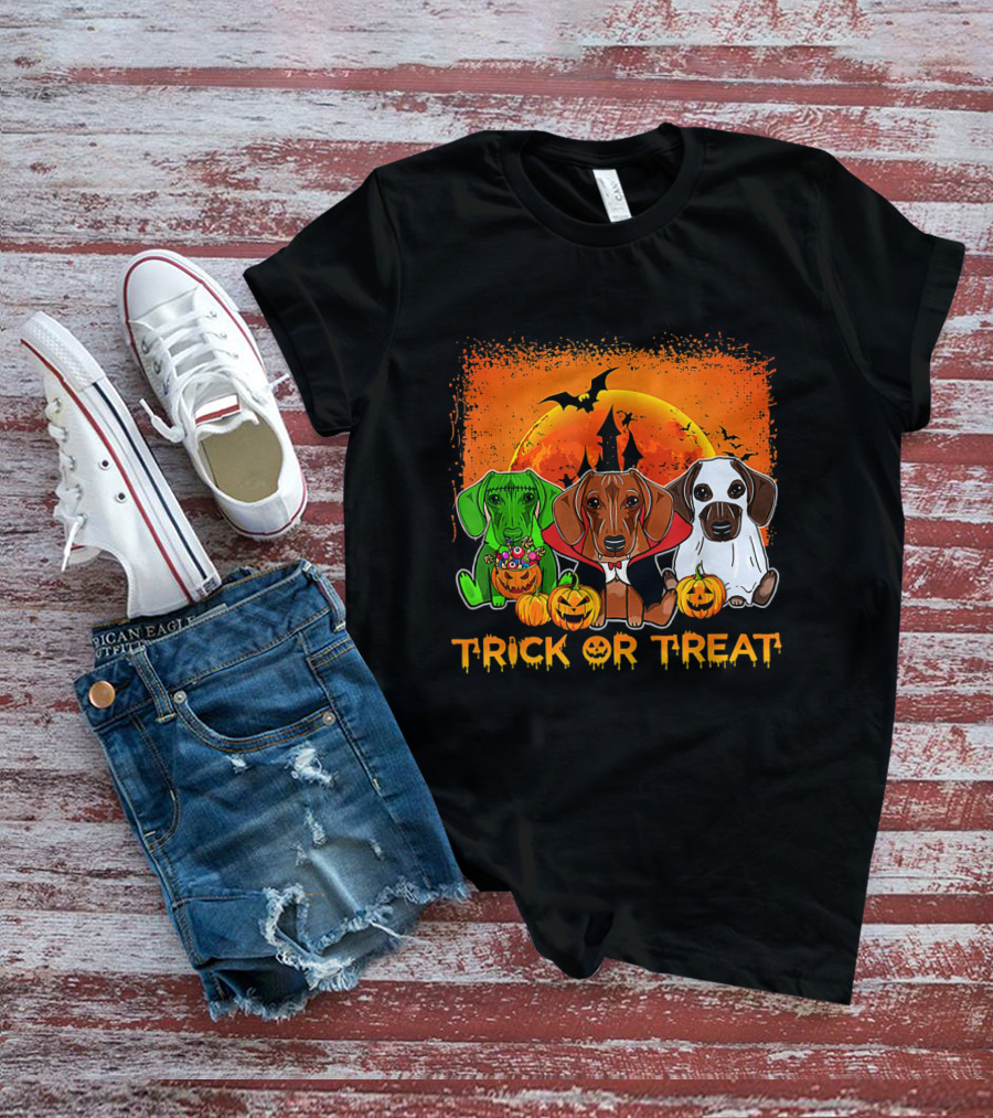 Trick Or Treat Halloween Dachshund Trio With Pumpkins And Spooky Orange Moon T-Shirt