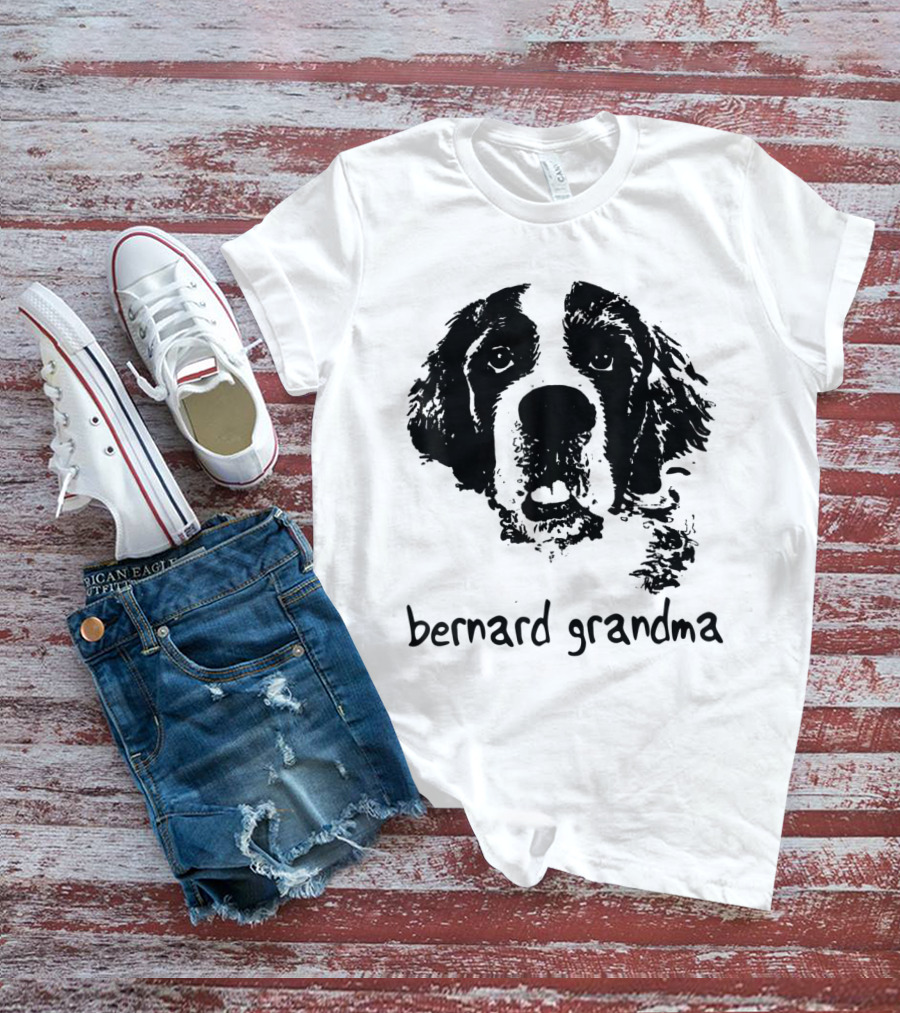 Bernard Grandma Hand Drawn Dog Lovers Gift T-Shirt