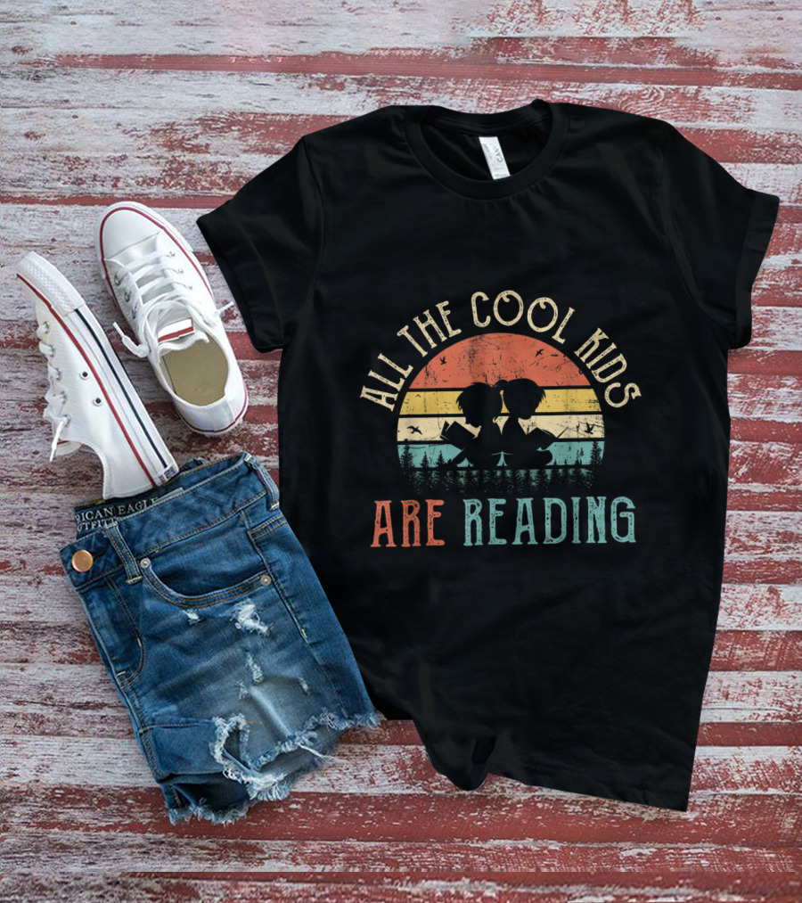All The Cool Kids Are Reading Vintage Retro Sunset With Silhouette Forest And Children Holding Books T-Shirt