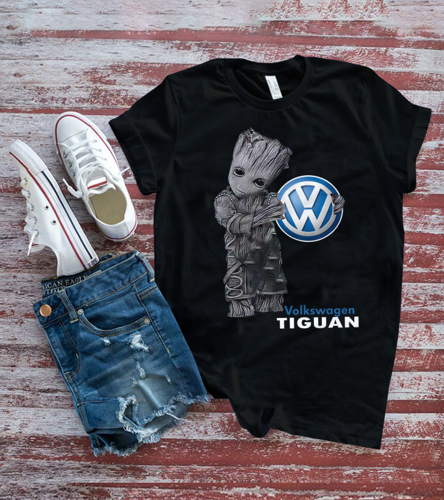 Volkswagen Tiguan Groot With Volkswagen T-Shirt