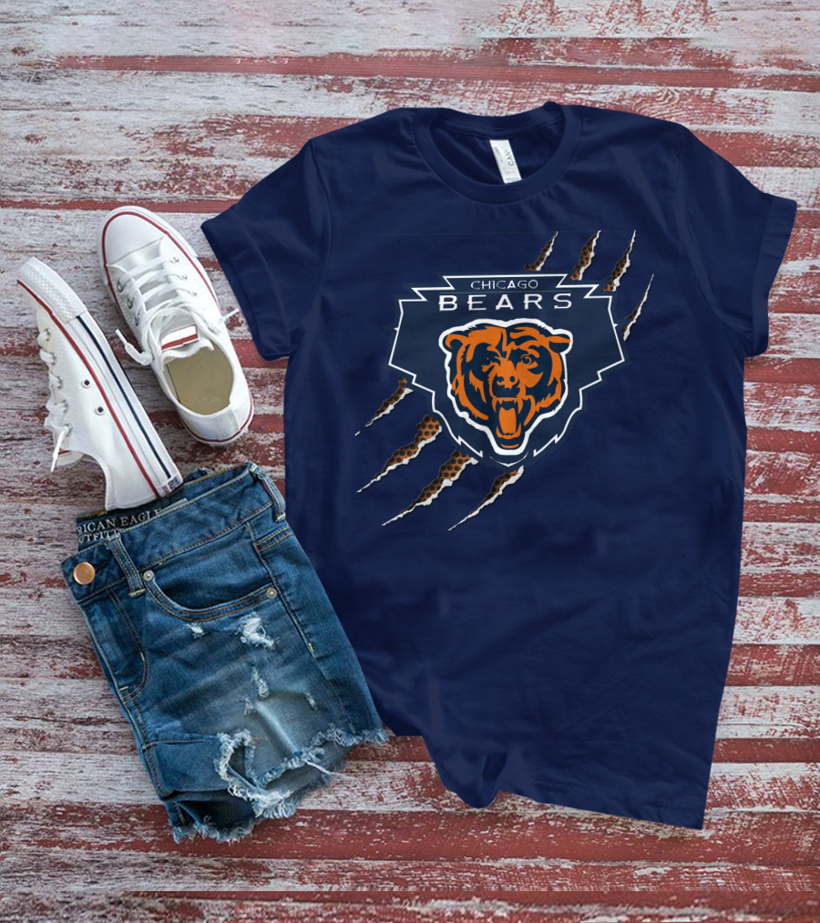 Chicago Bears Logo With Roaring Bear And Claw Marks T-Shirt