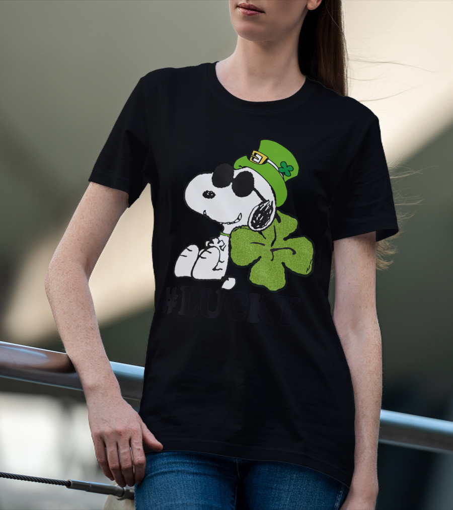 Peanuts Snoopy St. Patrick's Day Lucky Clover Hat T-Shirt