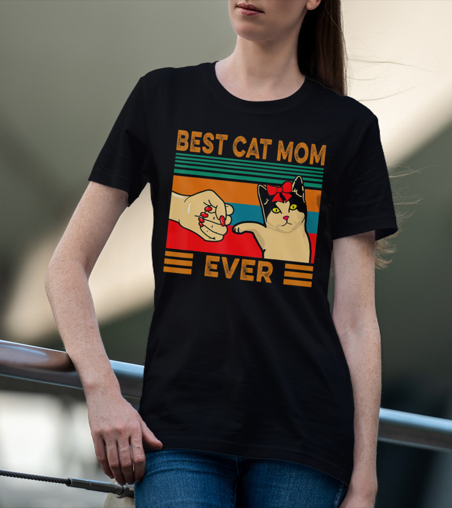 Best Cat Mom Ever Vintage Retro Cat Fist Bump T-Shirt