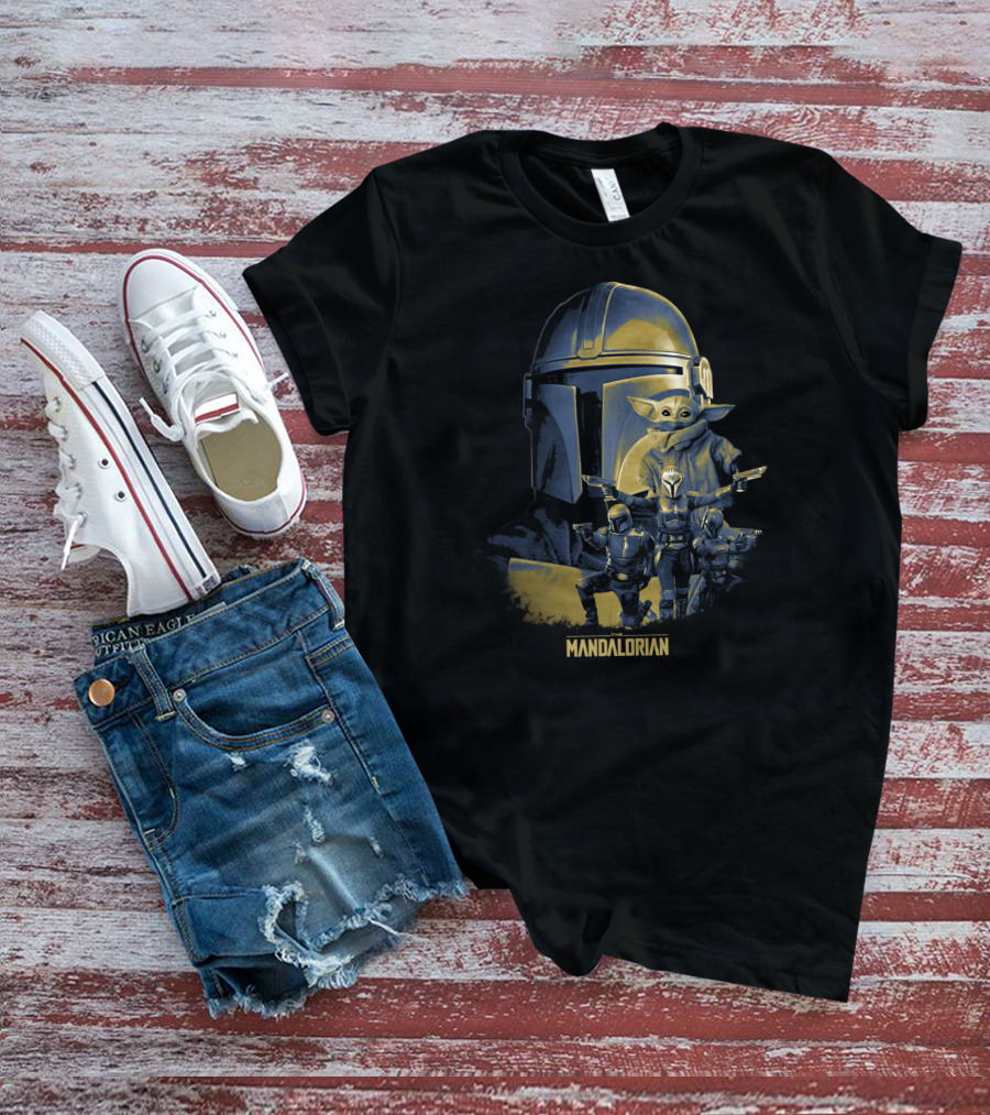 Mandalorian Manda6 Grogu Helmet Star Wars Characters T-Shirt