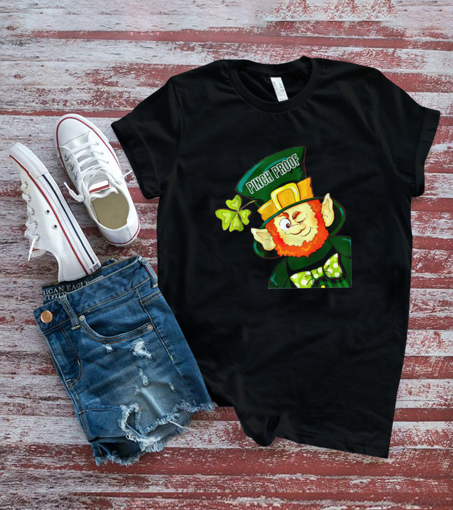 St Patrick's Day Pinch Proof Shamrock Leprechaun With Hat And Bow Tie T-Shirt