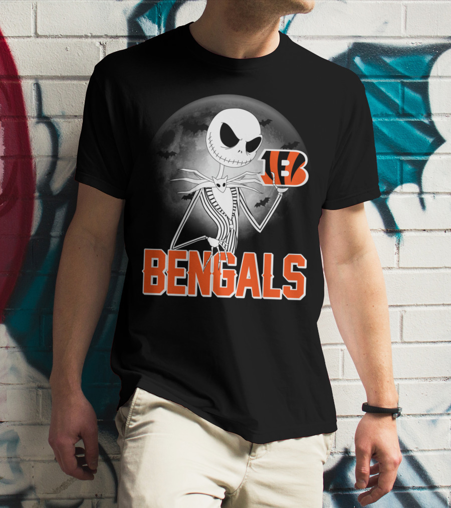 Jack Skellington Holding Cincinnati Bengals Logo Halloween Moon Bats Bengal Tiger B T-Shirt