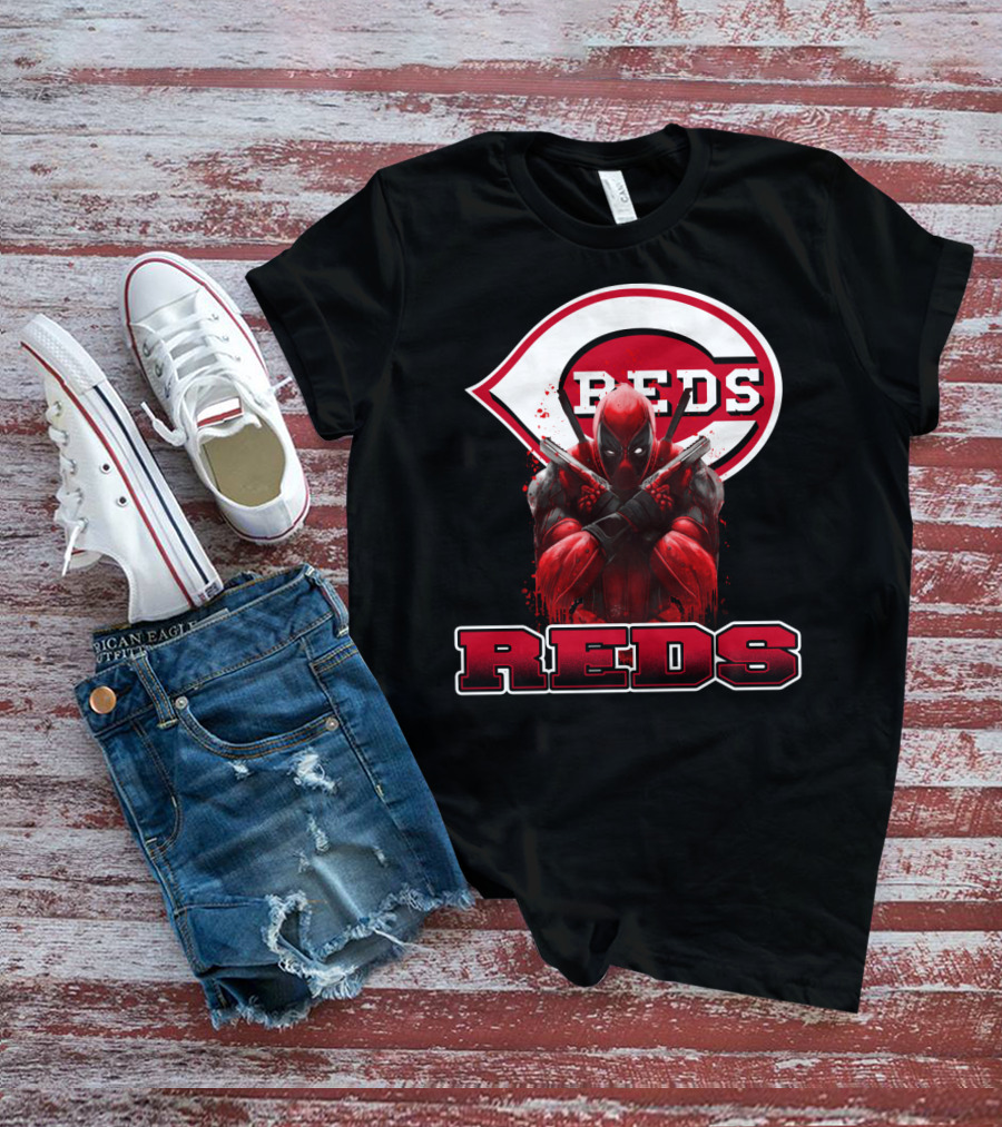 Cincinnati Reds Deadpool Crossover Fans T-Shirt