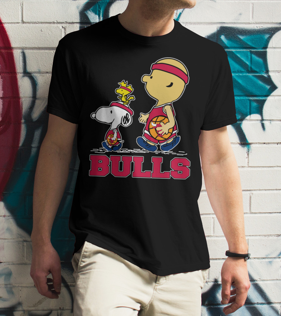 Snoopy Woodstock And Bulls Basketball Fans T-Shirt