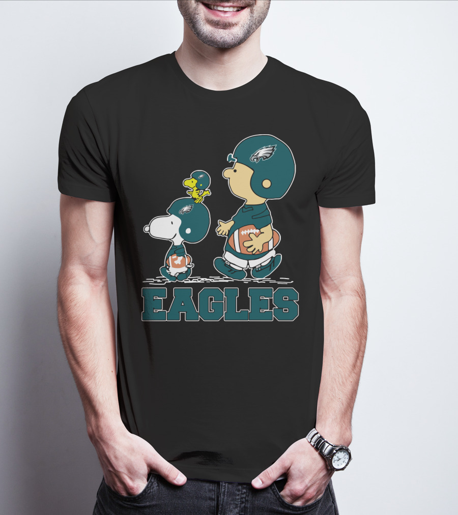 Snoopy Woodstock And Charlie Brown Philadelphia Eagles Football Fans T-Shirt