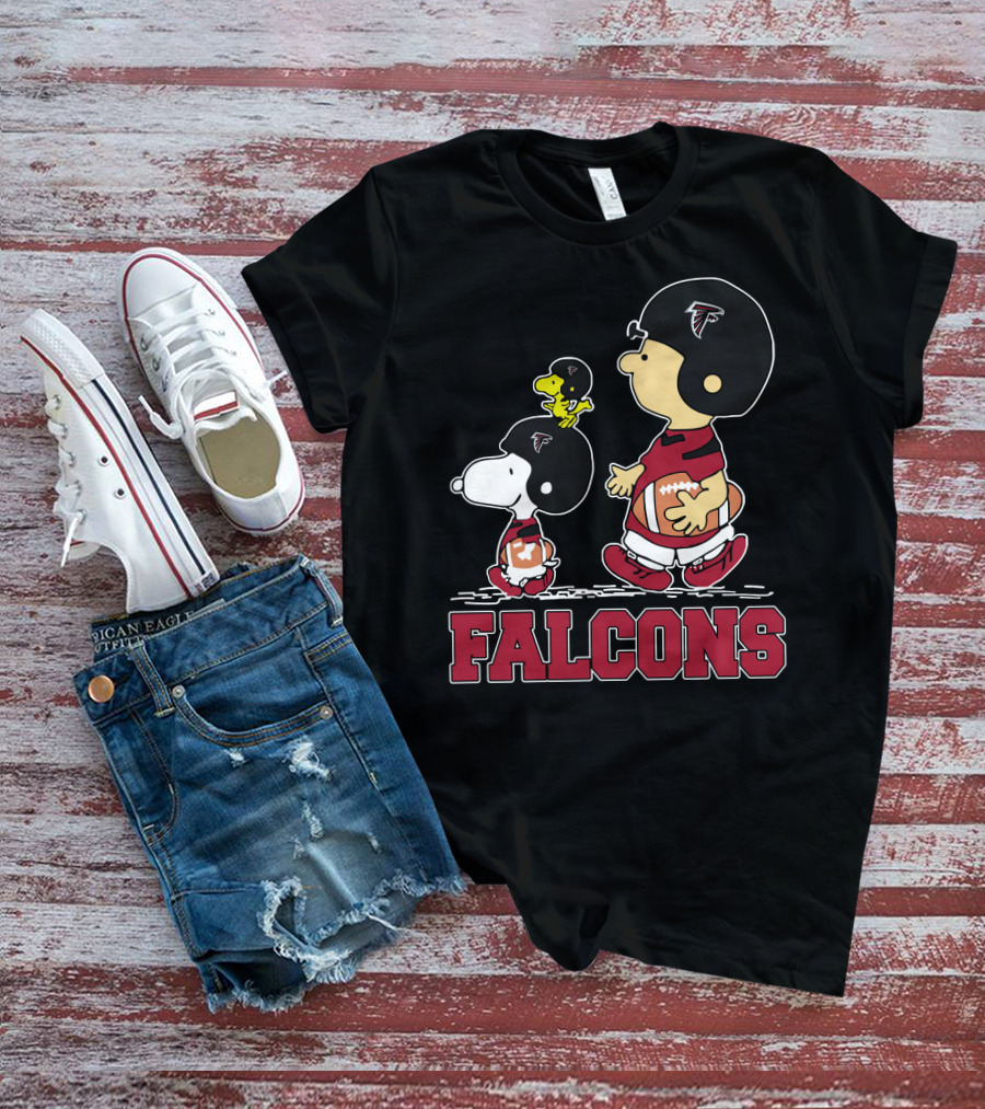 Snoopy And Peanuts Characters In Atlanta Falcons Football Gear T-Shirt
