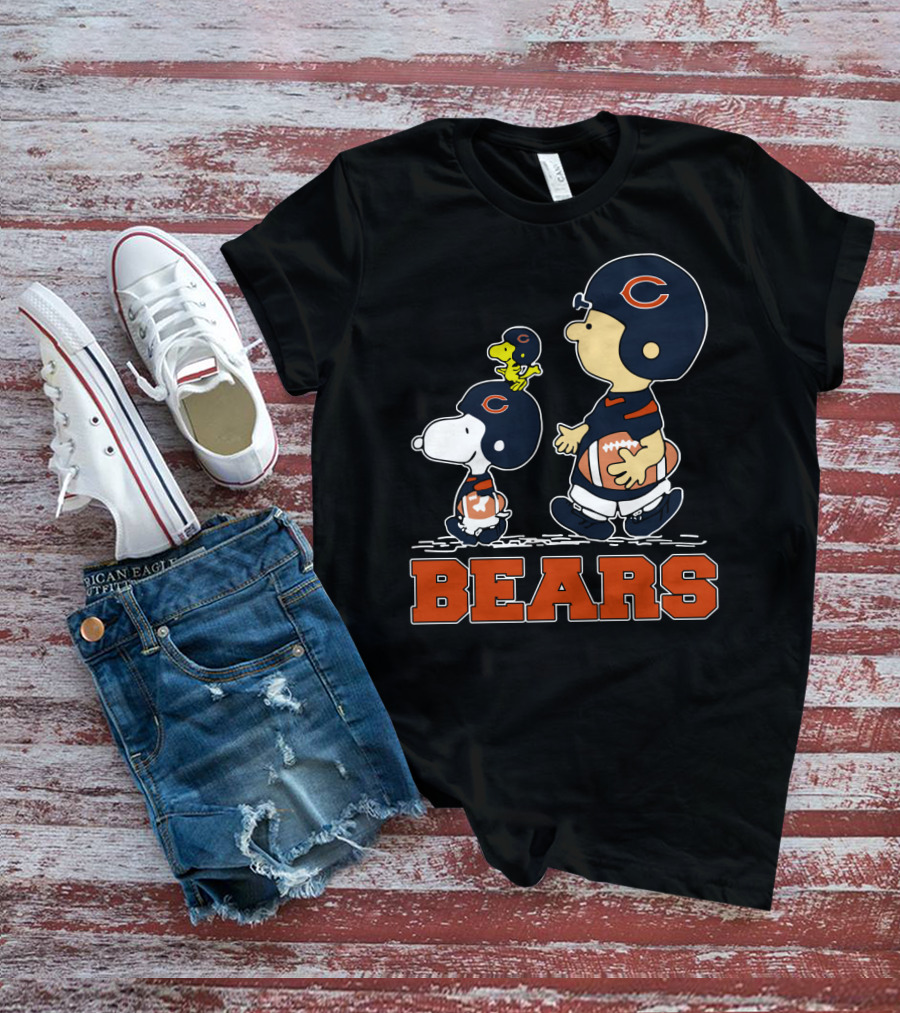 Snoopy Woodstock And Charlie Brown Bears Football Fans T-Shirt