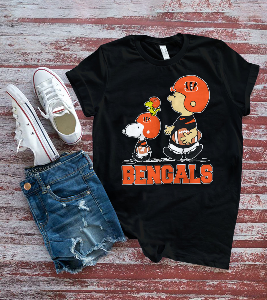 Snoopy Woodstock And Cincinnati Bengals Fans T-Shirt