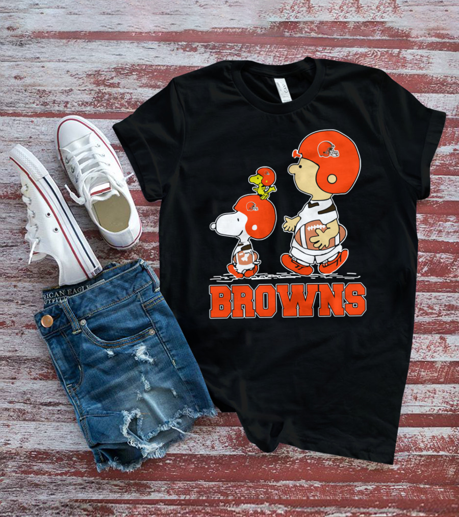 Snoopy Cleveland Browns Football Fans Peanuts Characters T-Shirt