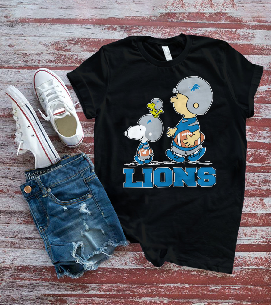 Snoopy And Woodstock With Detroit Lions Football Fans T-Shirt