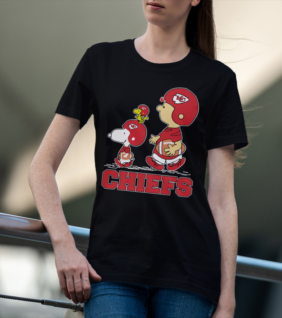 Snoopy Woodstock And Peanuts Characters With Kansas City Chiefs Football Helmets Chiefs Fans T-Shirt