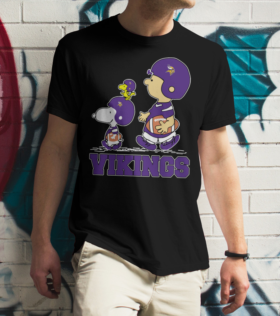 Snoopy Woodstock Charlie Brown Minnesota Vikings Fans T-Shirt