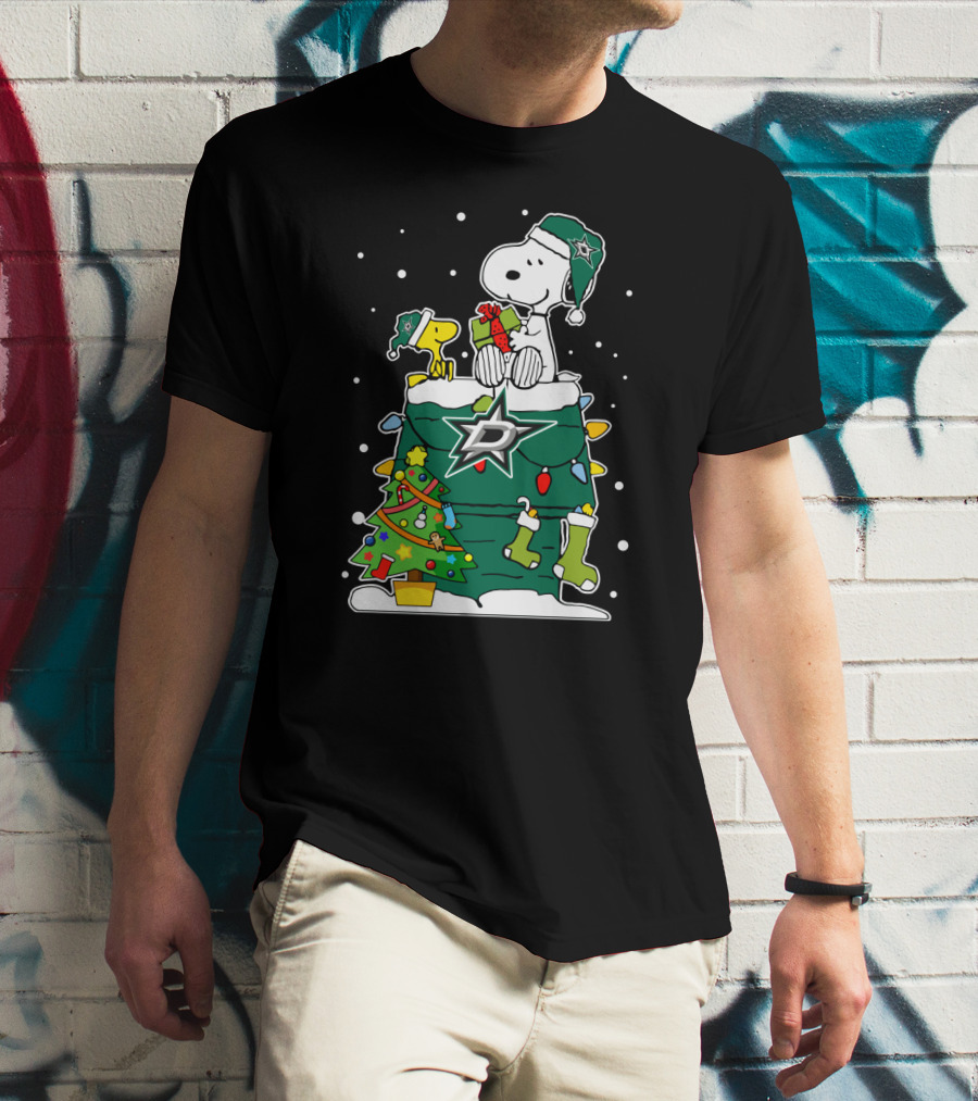 Dallas Stars Christmas With Snoopy And Woodstock Holiday Scene T-Shirt