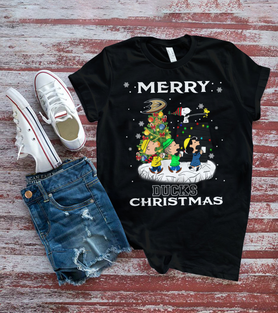 Merry Anaheim Ducks Christmas With Snoopy And Friends T-Shirt