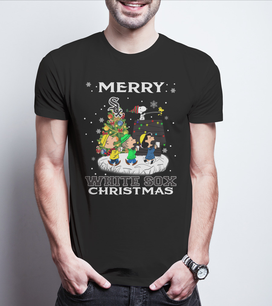 Merry Chicago White Sox Christmas For Snoopy Fans With Peanuts Characters T-Shirt