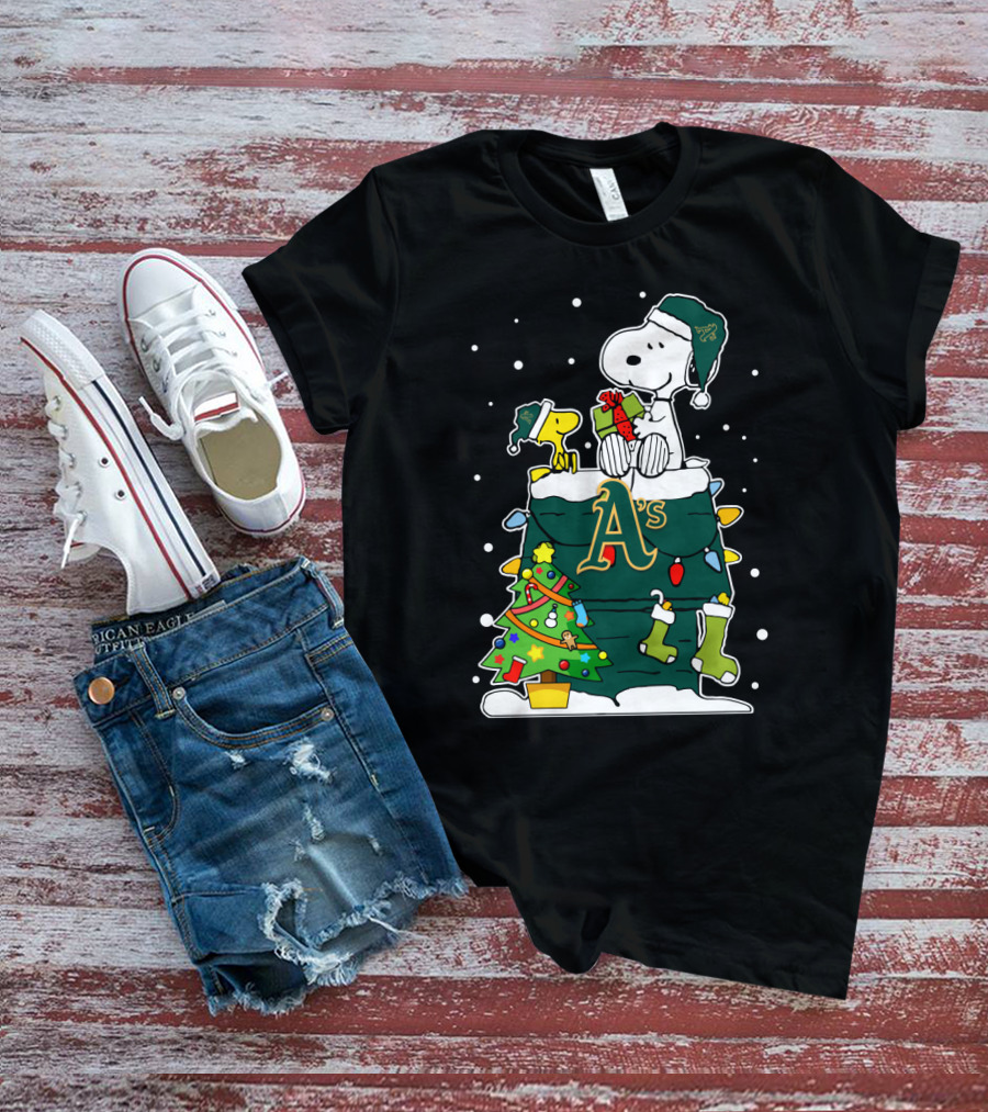 Oakland Athletics Snoopy Christmas Peanuts Holiday Gift Tree T-Shirt