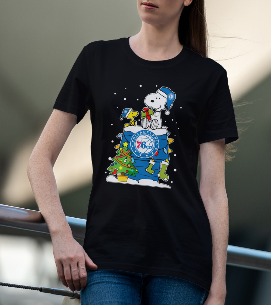 Philadelphia 76ers Snoopy Presents Christmas Scene T-Shirt