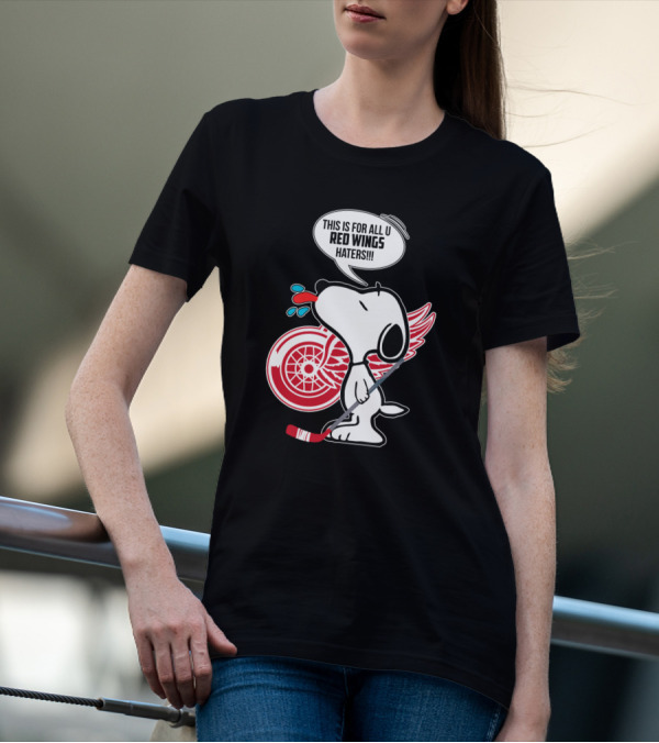 Snoopy Shows Love With Detroit Red Wings Logo And Hockey Stick T-Shirt