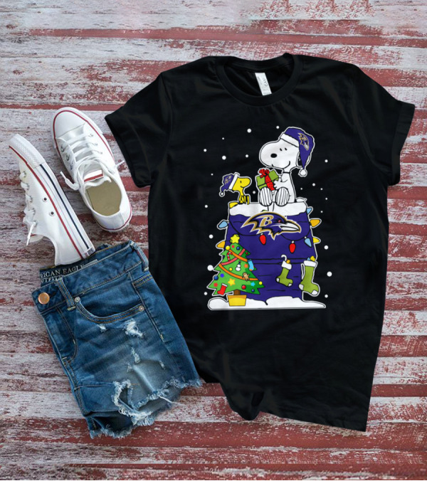 Baltimore Ravens Christmas With Snoopy And Woodstock Gifts T-Shirt