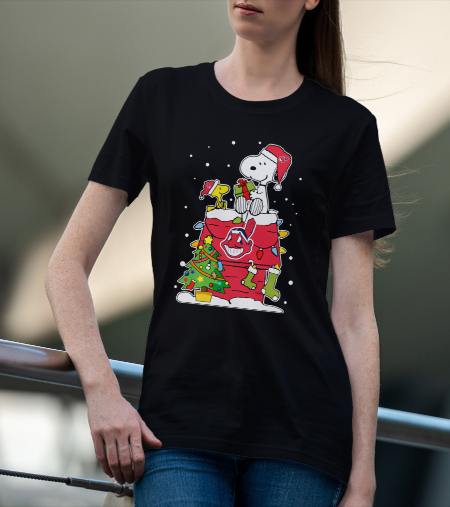 Christmas Snoopy Cleveland Indians Chief Wahoo Peanuts Holiday Scene T-Shirt